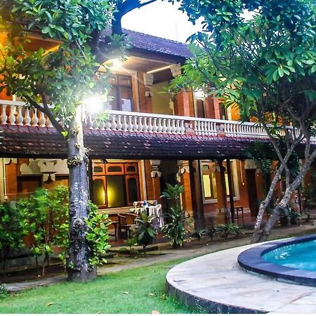 Budhi Beach Inn 꾸따 외부 사진